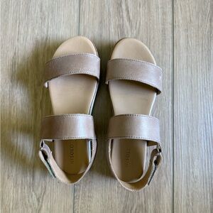 Nisolo Go To Flatform 1.0 Almond Leather Sandals Size 8.5